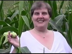 Granny With A Huge Ass In A Corn Field