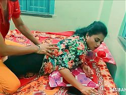 Giving aunty a nice massage before fuck at DesiBang.com